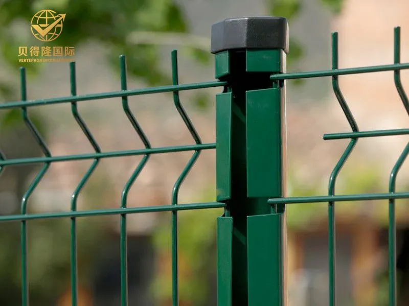 Postes de cerca de metal