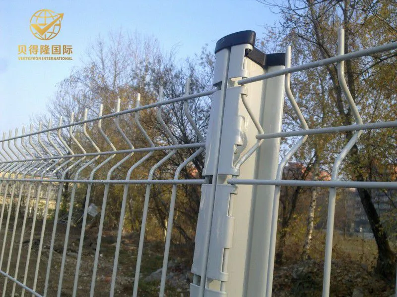 Postes de cerca de metal