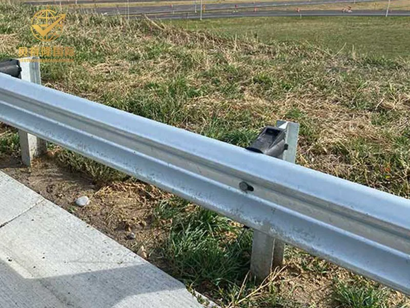 Guarda-corpo de viga W